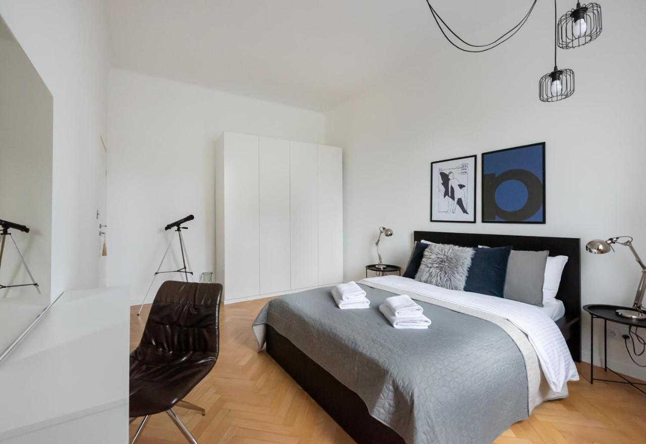 Old Town Basilisk Apartment Варшава Екстер'єр фото